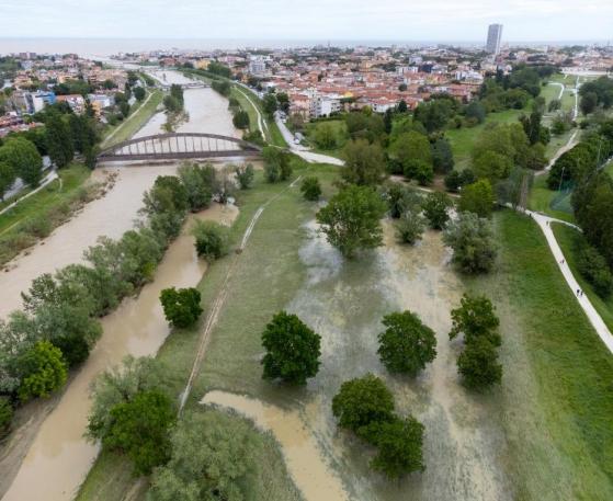 Death toll rises to 13 from floods in Italy